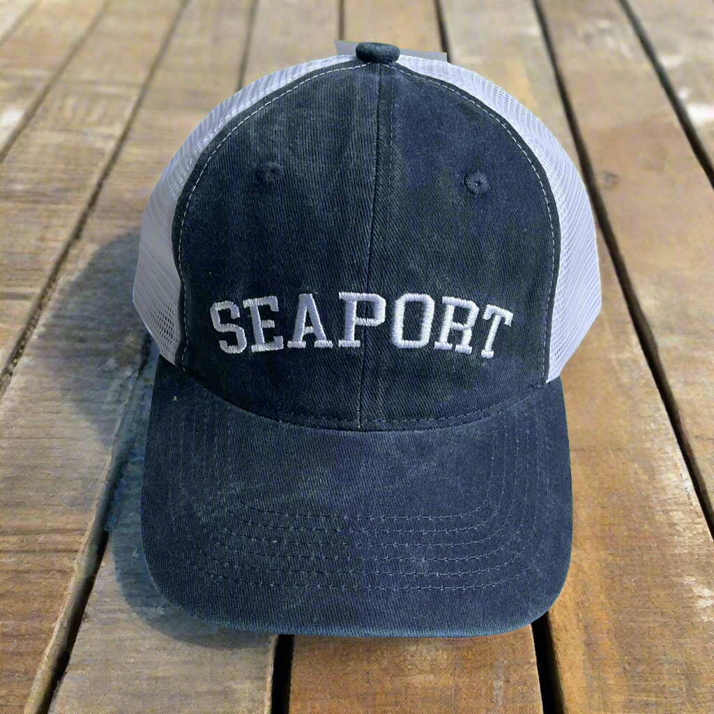 Navy blue hat with white mesh vintage cotton